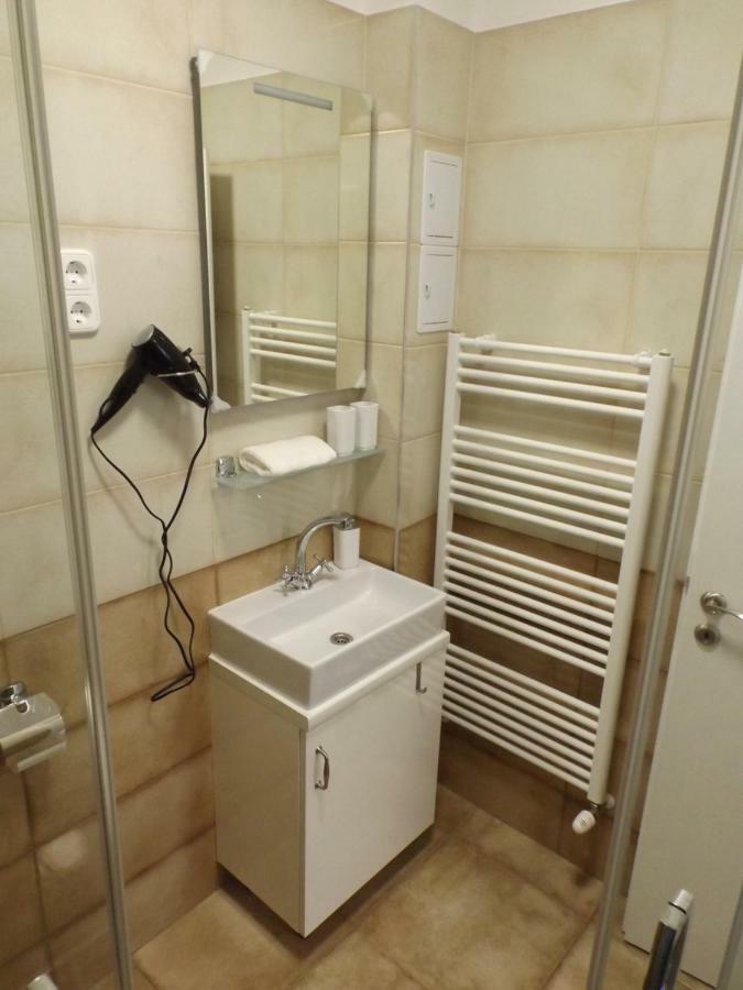 Vitalis Apartman Eger Ngoại thất bức ảnh